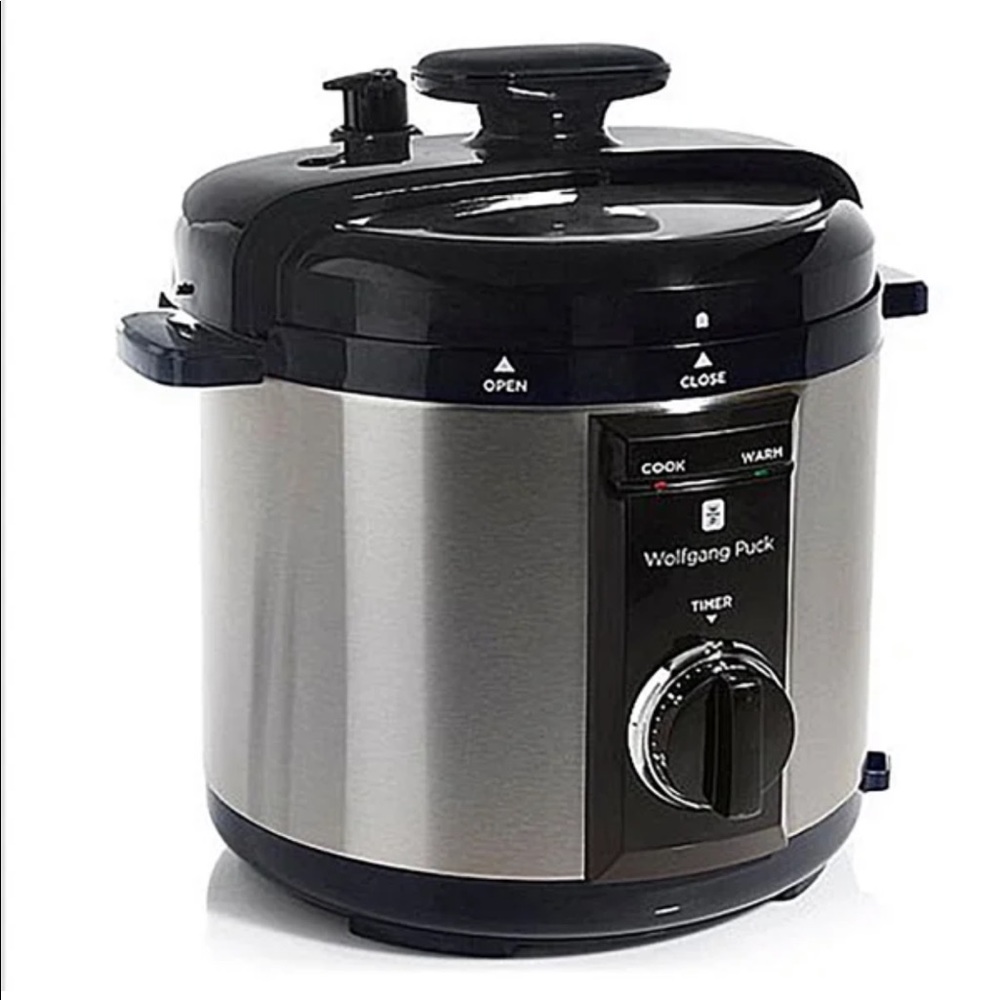 Wolfgang Puck 8qt Black new pressure cooker With the Hard cover recipe book